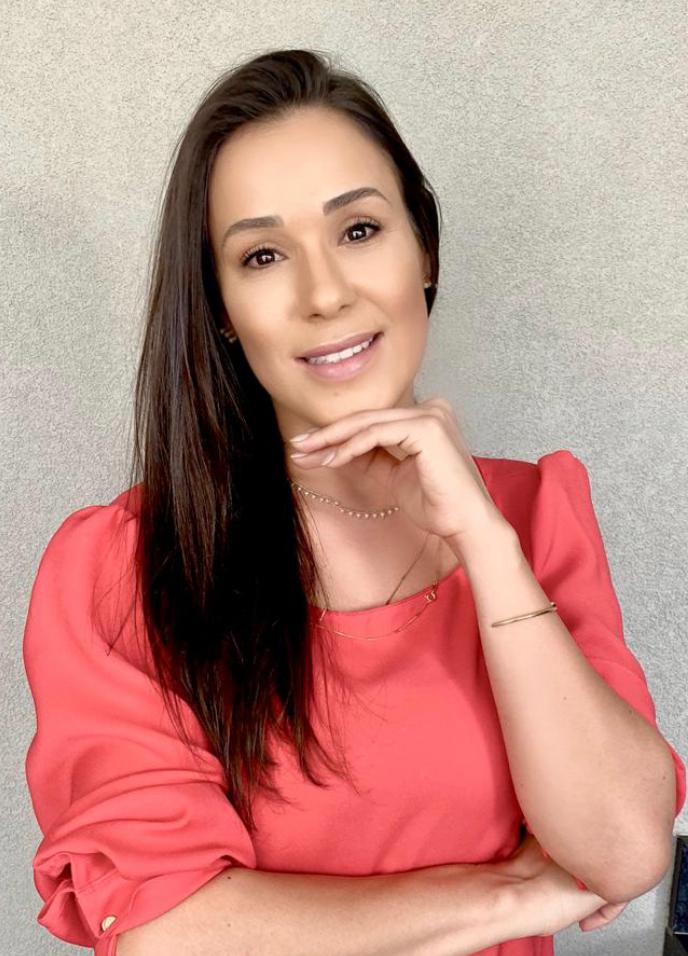 Dra. Cintia Aparecida Martins Ferreira